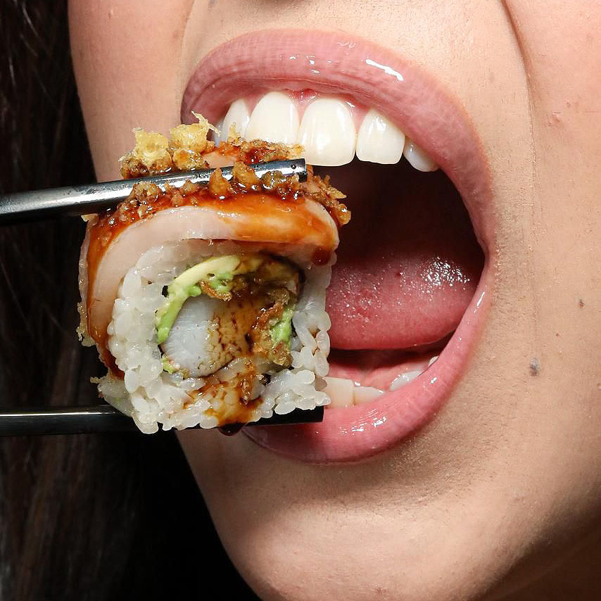 Originario de Japón, el sushi se ha convertido en un favorito global contemporáneo.